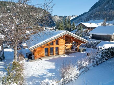 Picture of 5 bedroom chalet for sale.