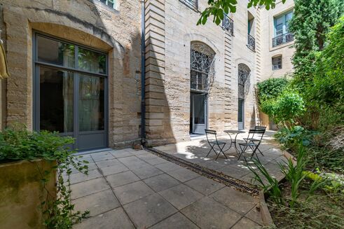 Picture of 3 bedroom apartment for sale.