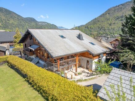 Picture of 8 bedroom chalet for sale.