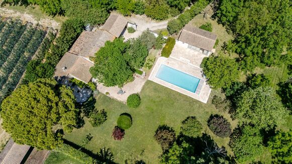 Picture of 3 bedroom farmhouse for sale.
