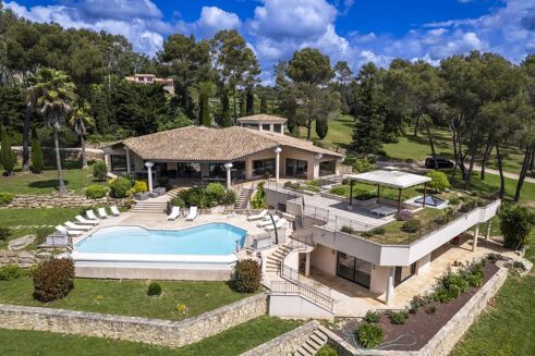 Picture of 7 bedroom house for sale.