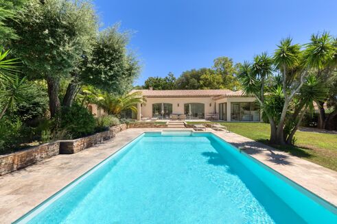 Picture of 2-5 bedroom villa for sale.