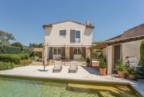 Picture of 3 bedroom villa for sale.