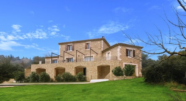 Picture of 5 bedroom farmhouse for sale.