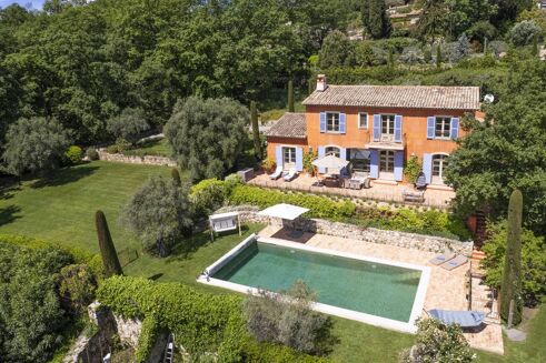 Picture of 4 bedroom villa for sale.