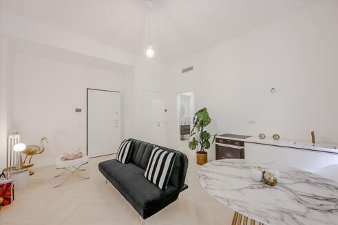 Picture of 1 bedroom apartment for sale.
