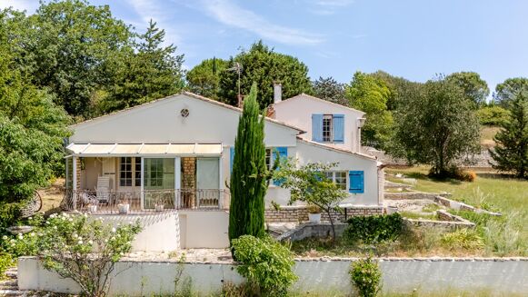 Picture of 2 bedroom house for sale.