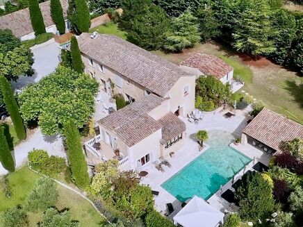 Picture of 7 bedroom farmhouse for sale.