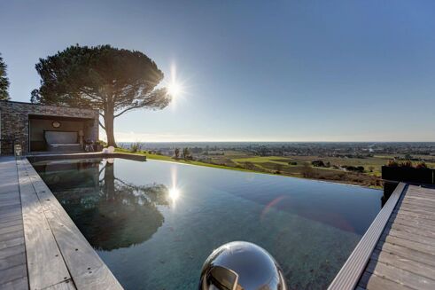 Picture of 4 bedroom villa for sale.
