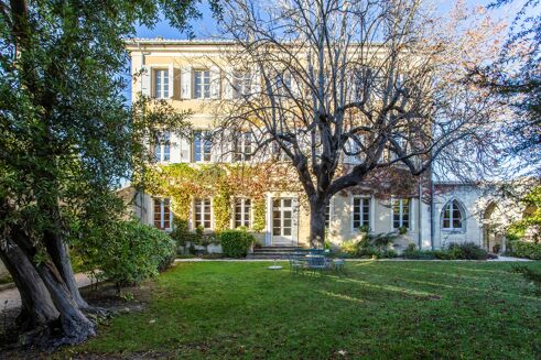 Picture of 7 bedroom house for sale.