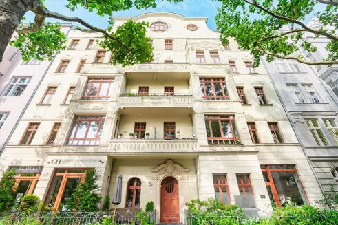 Picture of 1 bedroom apartment for sale.