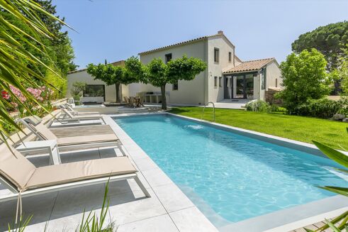 Picture of 4 bedroom villa for sale.