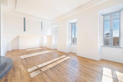 Picture of 3 bedroom apartment for sale.