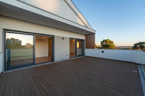 Picture of 2 bedroom apartment for sale.