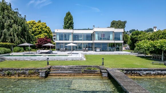 Picture of 4 bedroom house for sale.
