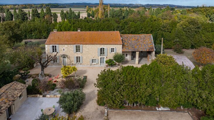 Picture of Saint-Étienne-du-Grès, Bouches-du-Rhône, Provence-Alpes-Côte d'Azur