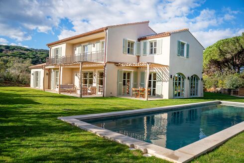 Picture of 5 bedroom house for sale.