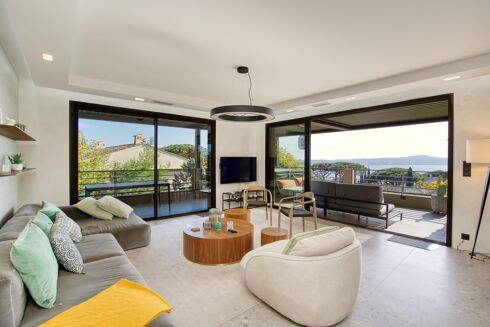 Picture of 3 bedroom apartment for sale.