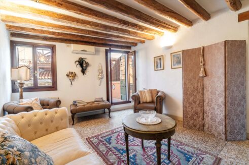 Picture of 2 bedroom apartment for sale.