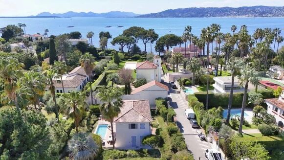 Picture of 3 bedroom villa for sale.