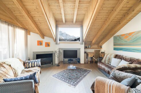 Picture of 2 bedroom apartment for sale.