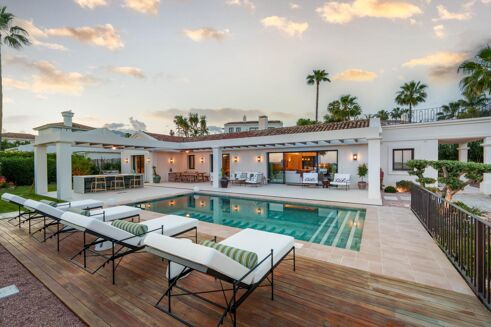 Picture of 4 bedroom villa for sale.