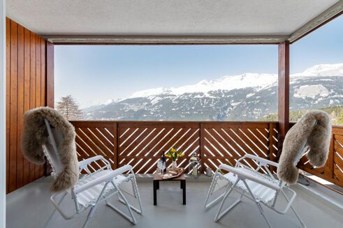 Picture of 1 bedroom apartment for sale.