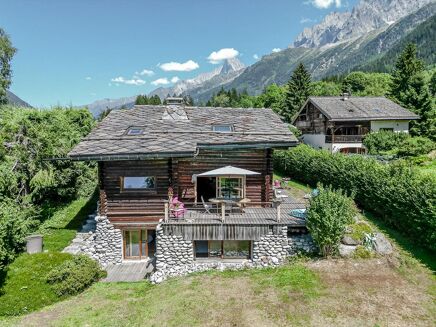 Picture of 5 bedroom chalet for sale.
