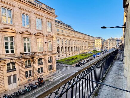Picture of 3 bedroom apartment for sale.