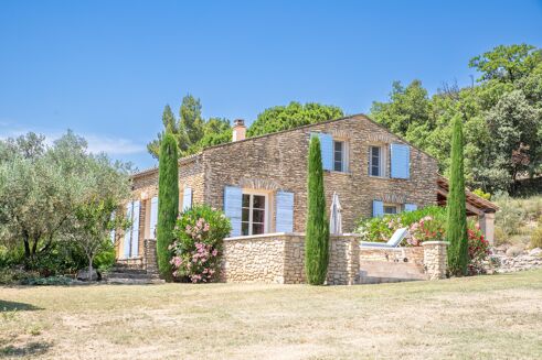 Picture of 4 bedroom house for sale.