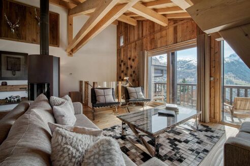 Picture of 4 bedroom chalet for sale.