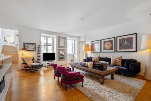 Picture of 3-4 bedroom apartment for sale.