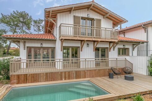 Picture of 3 bedroom house for sale.