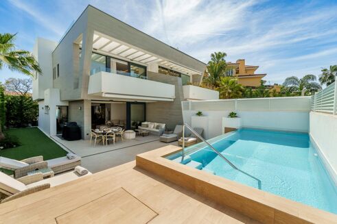 Picture of Villa for sale.