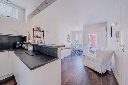 Picture of 1 bedroom apartment for sale.