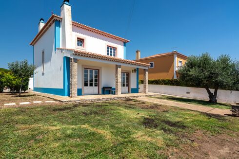 Picture of 3 bedroom villa for sale.