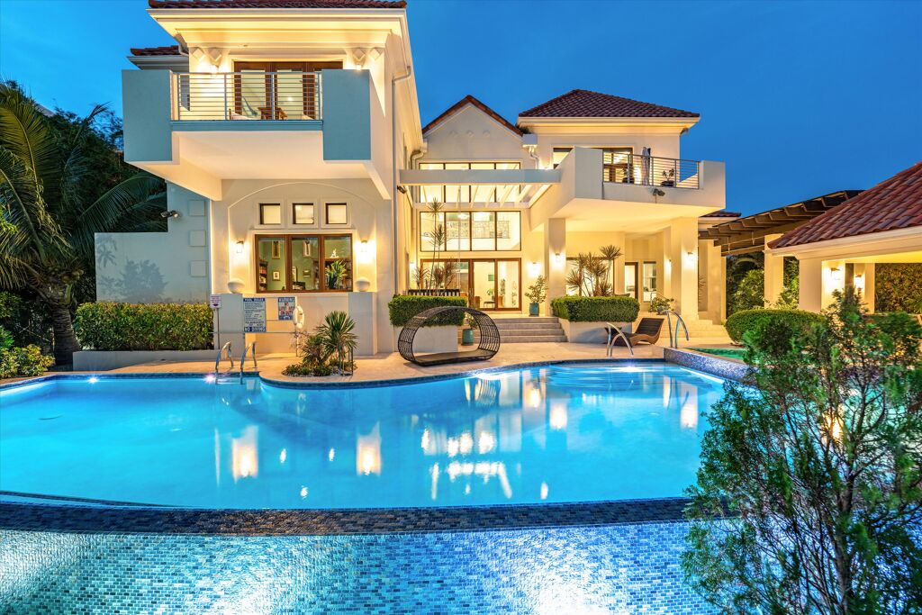 Image of Crystal Harbour, Grand Cayman