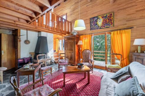 Picture of 4 bedroom chalet for sale.