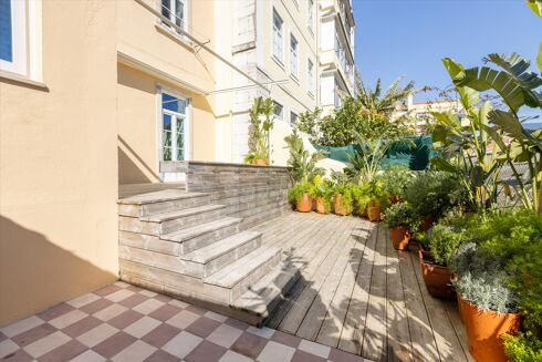 Picture of 3 bedroom apartment for sale.