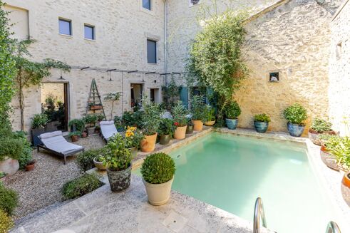 Picture of 4 bedroom house for sale.