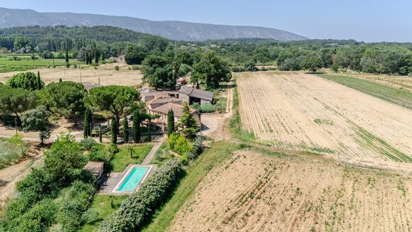 Picture of 3 bedroom farmhouse for sale.