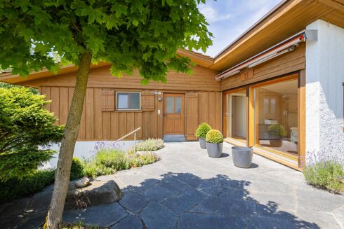 Picture of 2 bedroom house for sale.