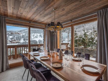 Picture of 4 bedroom chalet for sale.