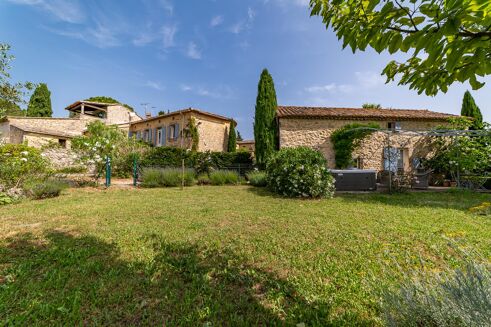 Picture of 4 bedroom house for sale.