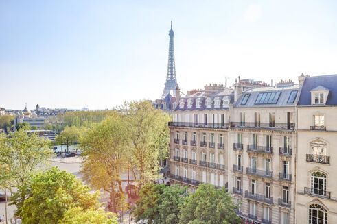 Picture of 4 bedroom apartment for sale.