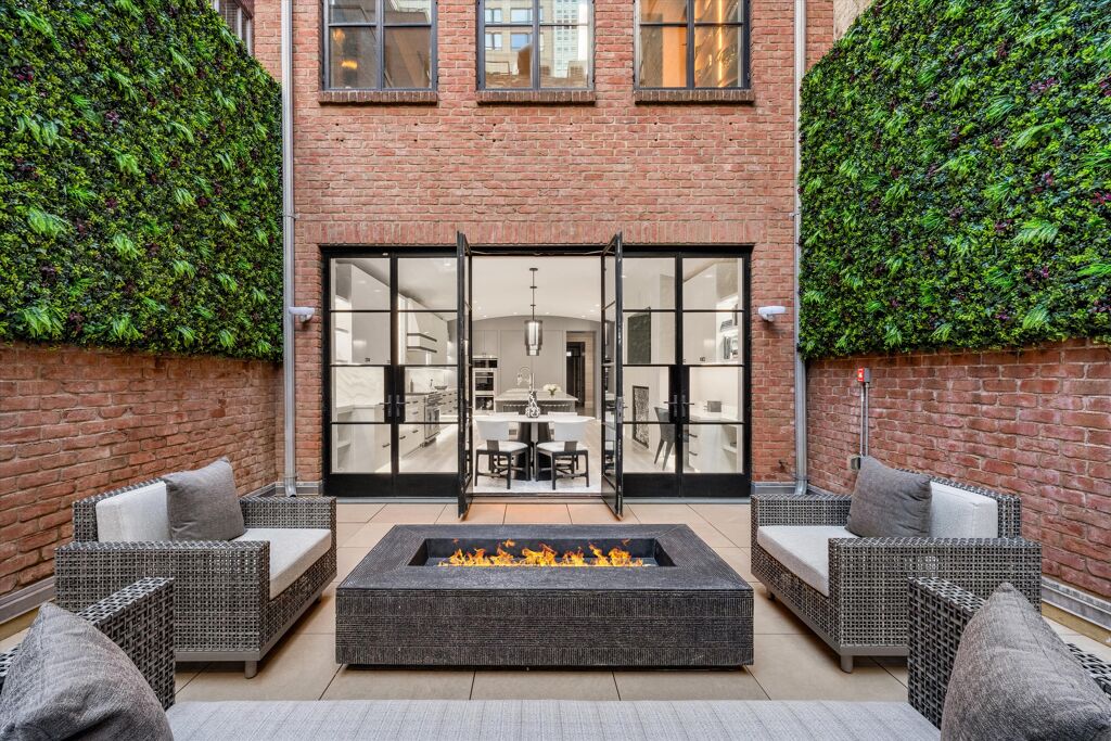 Image of 34 East 62nd St, Lenox Hill, Manhattan, New York
