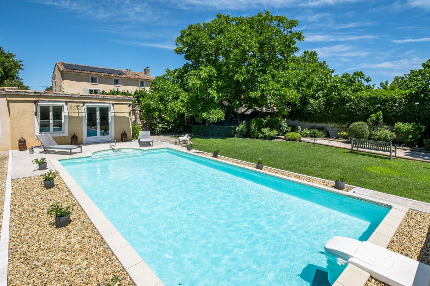 Image of Pernes-les-Fontaines, Vaucluse, Provence-Alpes-Côte d'Azur