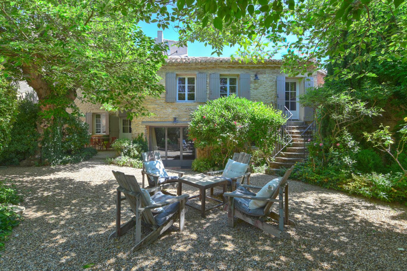 Image of Cabrières-d'Avignon, Vaucluse, Provence-Alpes-Côte d'Azur