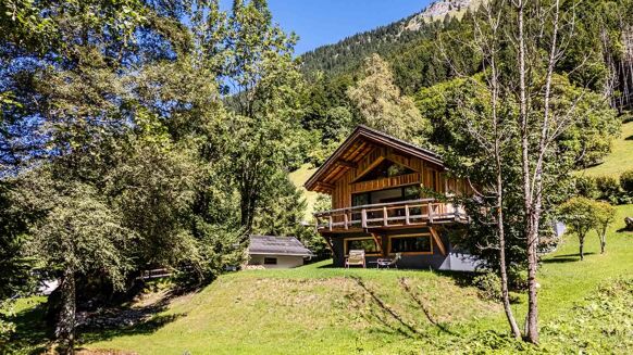 Picture of 3 bedroom chalet for sale.