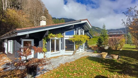 Picture of 7 bedroom chalet for sale.